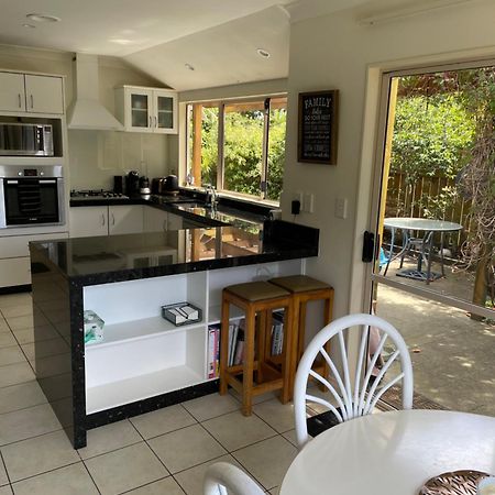 Spacious Home Paraparaumu Exterior foto